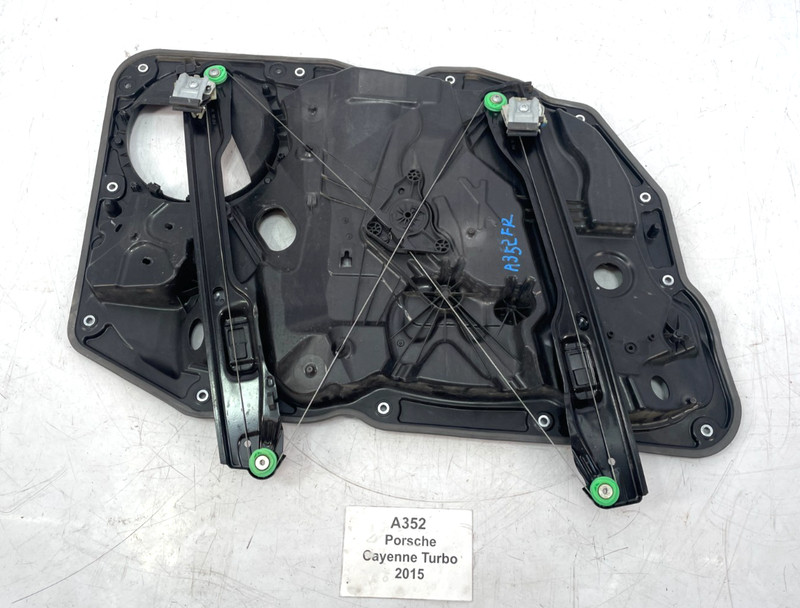 ✅11-18 OEM Porsche Cayenne 958 Front Right Passenger Side Door Window Regulator