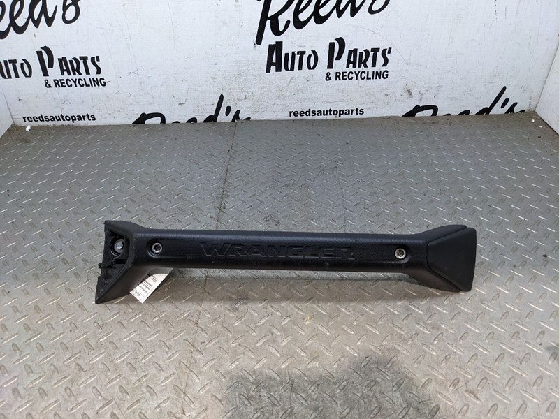 2018 - 2025 JEEP WRANGLER DASH INSTRUMENT PANEL RIGHT GRIP GRAB BAR HAND 1181485