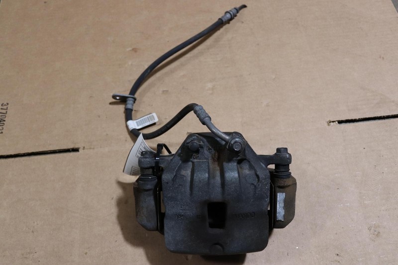 2010-2015 CHEVY CAMARO 3.6L FRONT LEFT DRIVER SIDE BRAKE CALIPER W/ HOSE OEM