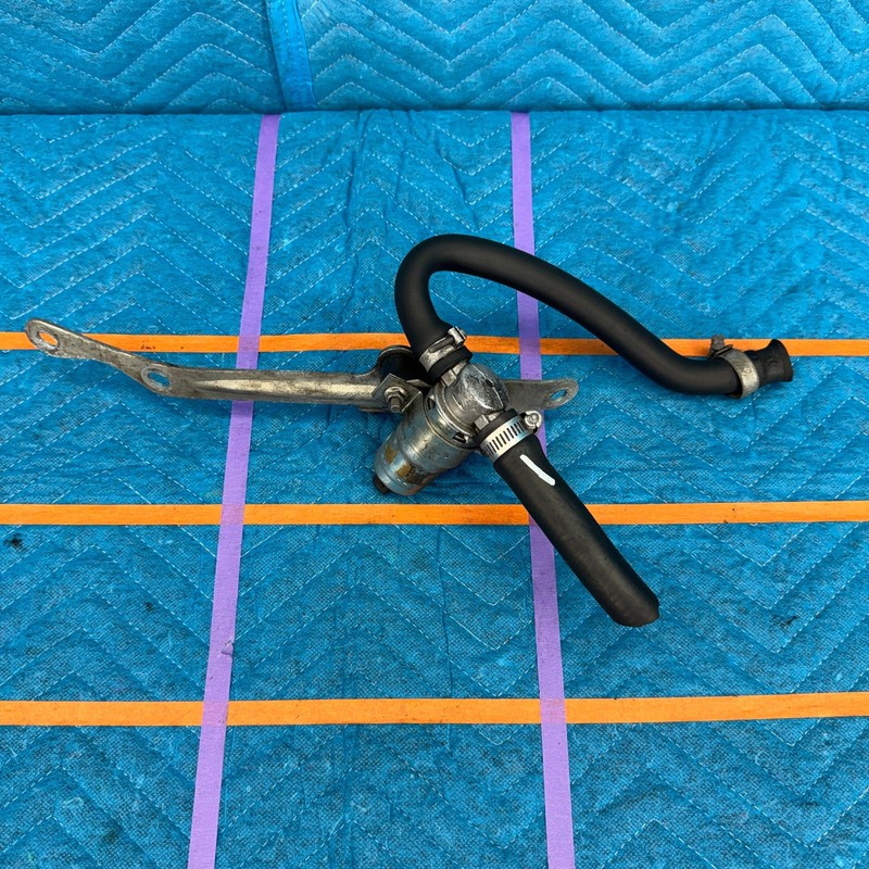 1987–1991 Volvo 780 Bertone Heater Control Valve With Hoses OEM Bosch
