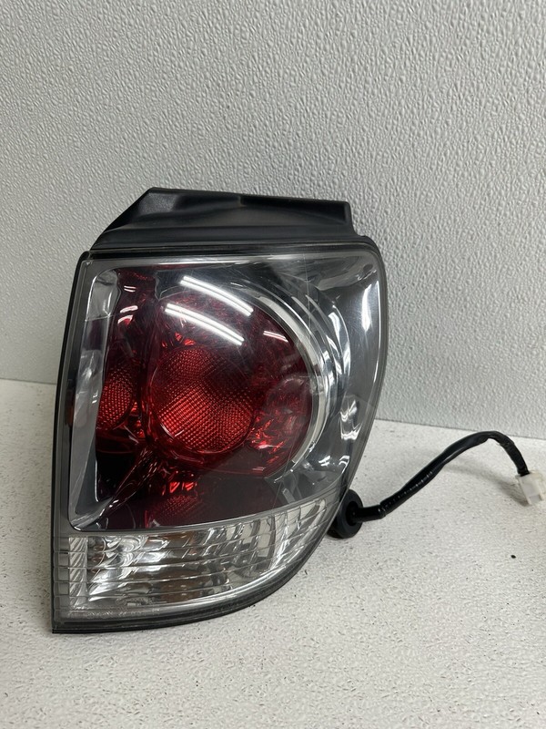 2001-2003 Lexus RX300 Right Passenger Tail Light Lamp Taillight Taillamp Oem
