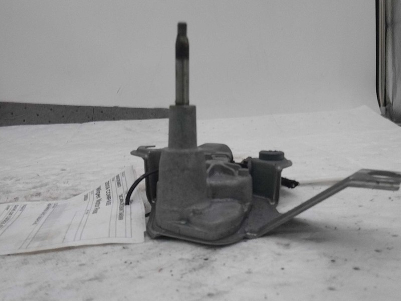 Used Back Glass Wiper Motor fits: 2019 Jeep Compass new style horizontal rear do