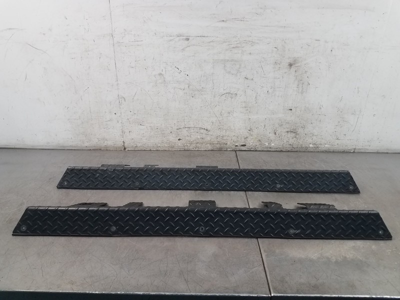 2005 Jeep Wrangler TJ Rubicon 4x4 Rocker Guards #5144 H4