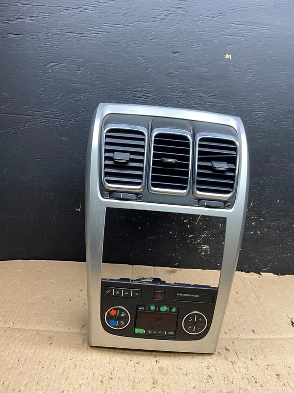 2007 - 2012 GMC Acadia A/C Heater Climate Control Radio Panel Bezel OEM Y8087 DG