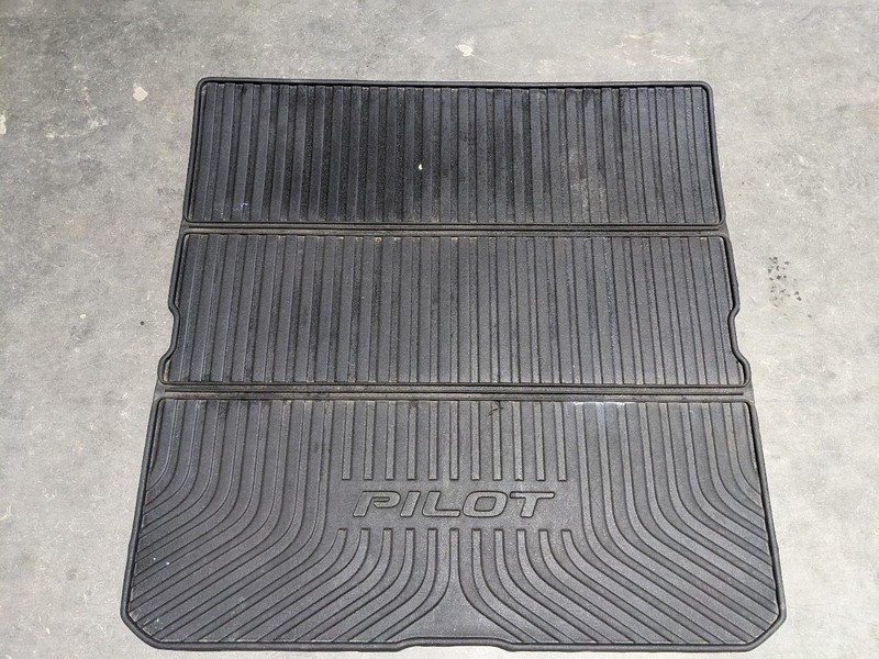 2016-2018 HONDA PILOT REAR TRUNK FLOOR MAT CARGO COVER OEM1157549