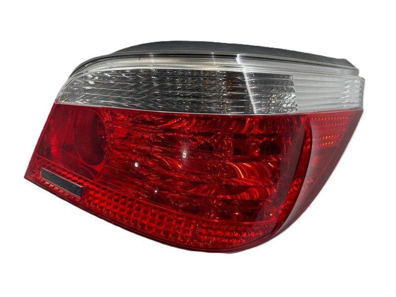 2004-2007 BMW 530I Xi RH Passenger Rear Tail Light Assembly Red & Clear Lens OEM