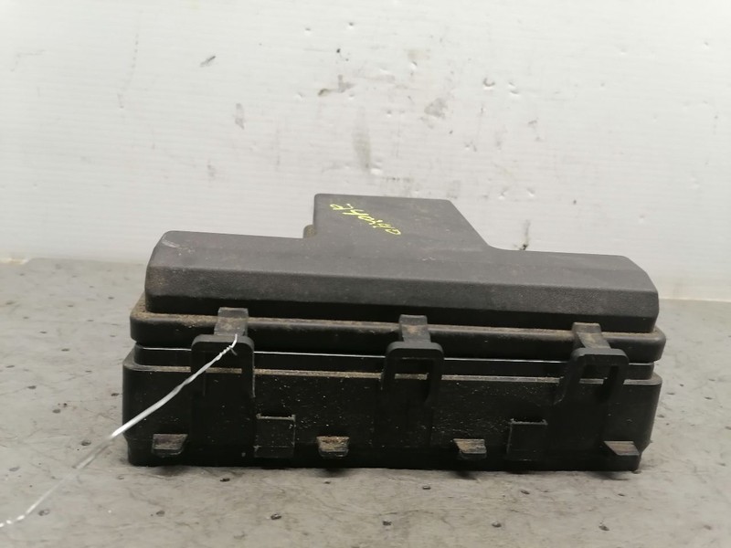 Fuse Box Engine Without Rain Sensor Fits 17-20 FUSION 1423446