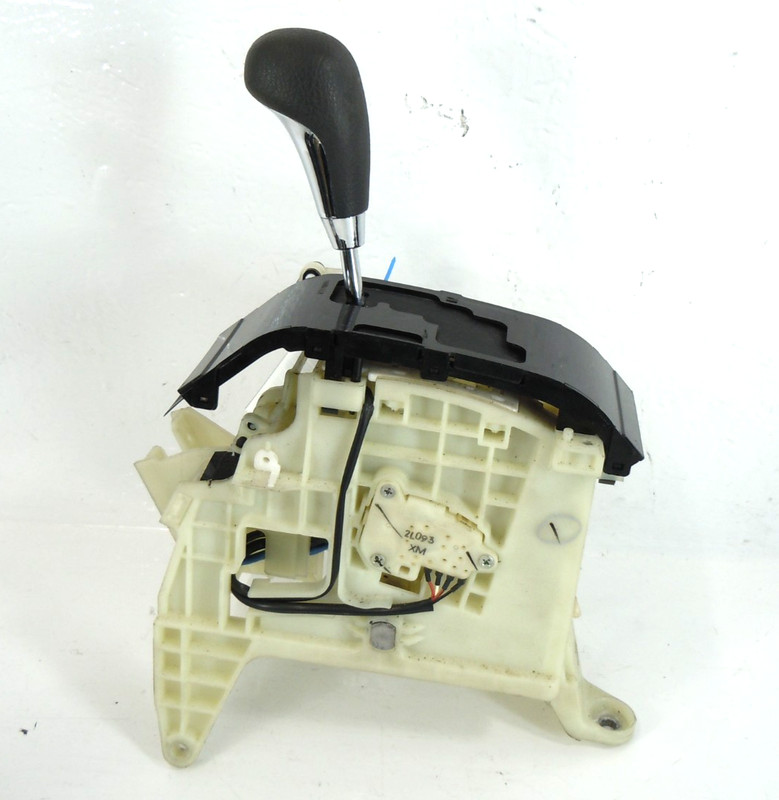 2011-2013 Kia Sorento Automatic Transmission Floor Shifter OEM
