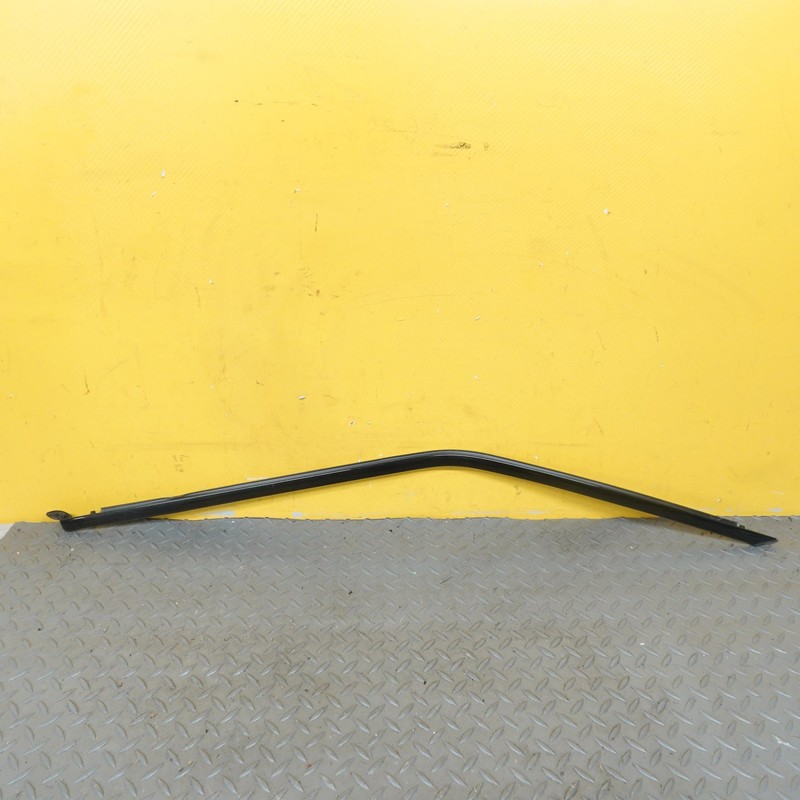 2019-2024 VOLVO XC40 REAR RIGHT SIDE DOOR WINDOW BELT MOLDING BLACK OEM 31457007