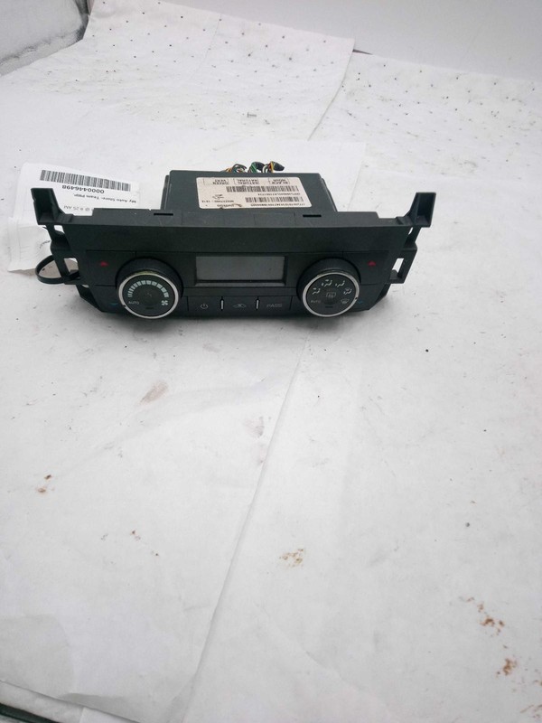 2007 Cadillac SRX A/C Selector Switch OEM Black 1573618 15894095 Used