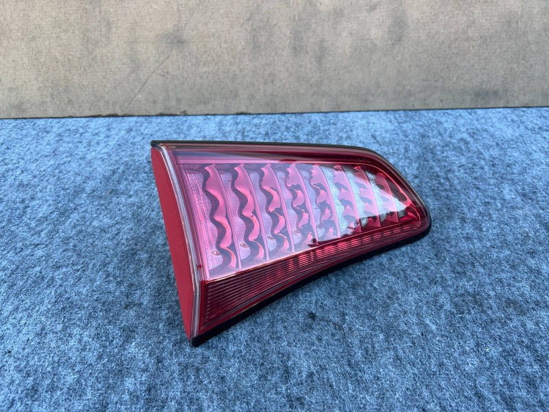 INFINITI QX80 QX56 2011-2017 OEM LIFTGATE TAILGATE TRUNK LEFT DRIVER TAIL LIGHT