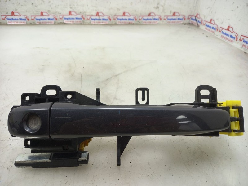 10-18 TOYOTA PRIUS FRONT DRIVER LEFT EXTERIOR DOOR HANDLE VIN EU