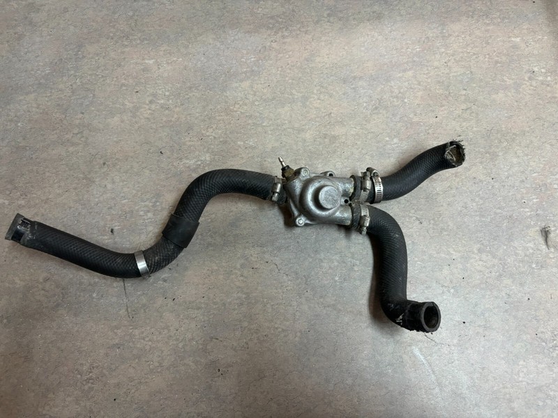 1991 Kawasaki Ninja ZX600C Thermostat Housing Coolant Radiator ZX600 ZX 600 A3
