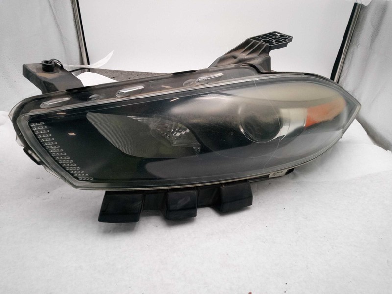 2015 Dodge Dart Left Headlight Assembly Red Halogen 467533, 181K Miles