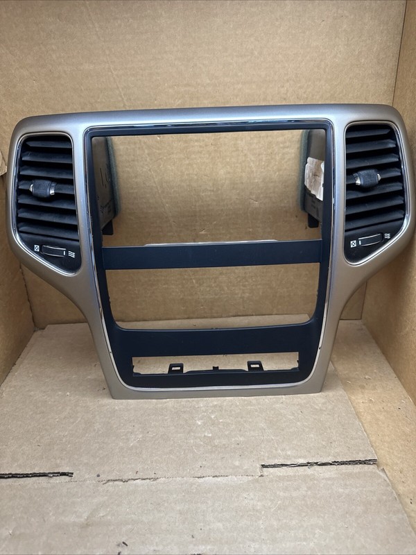 2011-2013 Jeep Grand Cherokee Temperature Control Unit Radio Bezel Vents