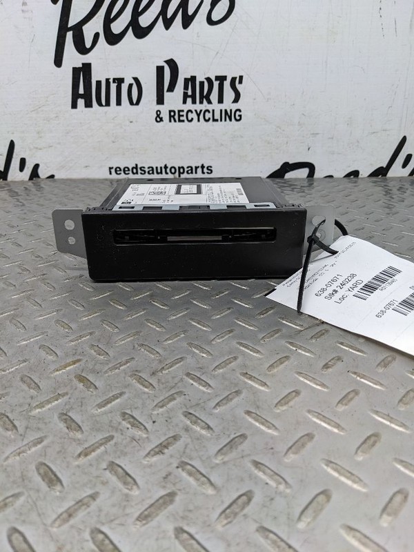 Audio Equipment Radio Receiver Radio Opt IO6 Fits 15 SUBURBAN 1500 1135485