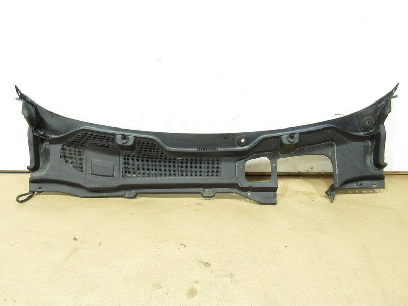 15-19 Land Rover Discovery Sport 2018 Front Windshield Wiper Cowl Cover Panel ;