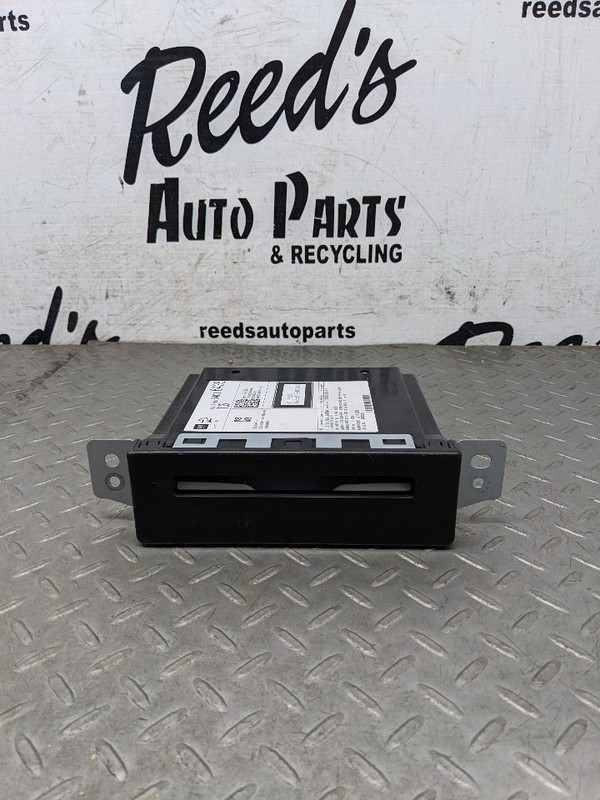 Audio Equipment Radio Audio Disc Player Opt TG5 Fits 15-20 ESCALADE 1187707
