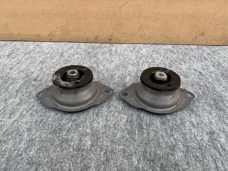 FORD MUSTANG MACH-E 21-25 OEM FRONT DRIVE UNIT UPPER MOUNT BRACKET (SET)