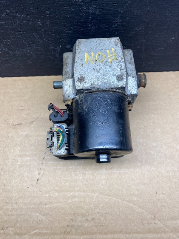 2003 - 2005 Chevrolet Silverado GMC Sierra ABS Anti-Lock Brake Module AC7979