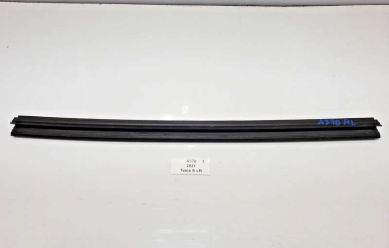 ✅ 21-25 OEM Tesla Model S Rear Left Driver Door Window Weatherstrip Seal