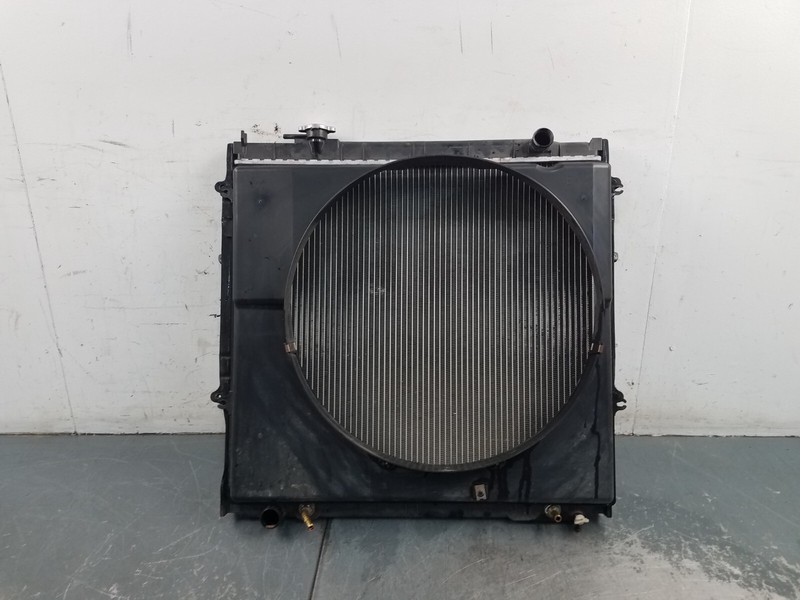 2004 Toyota Tacoma XtraCab 4x4 V6 Radiator/ Fan Shroud #6044 VV10