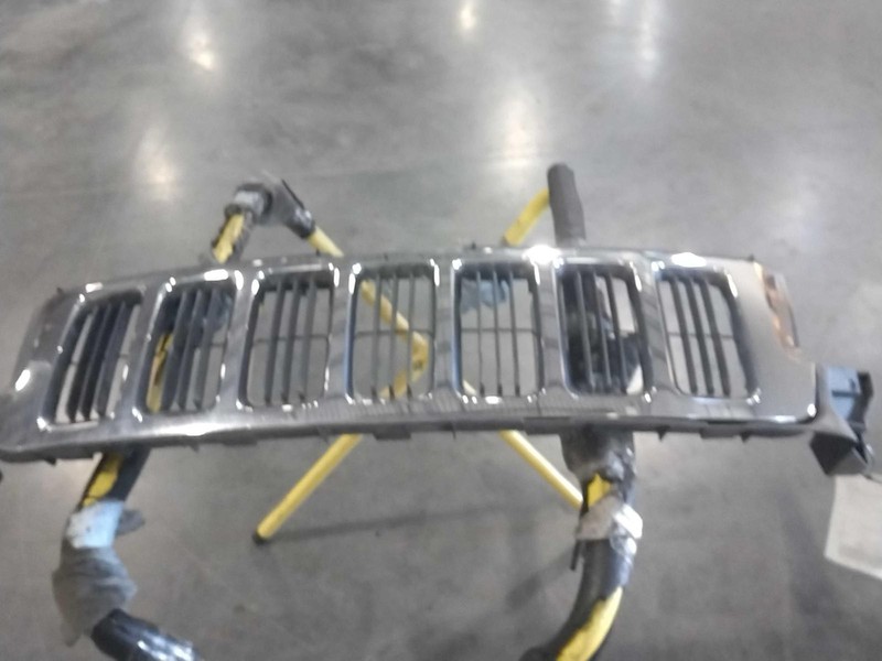 2011 Jeep Grand Cherokee Grille OEM Grey 4DR SUV Used Part NJ25-25862-657282