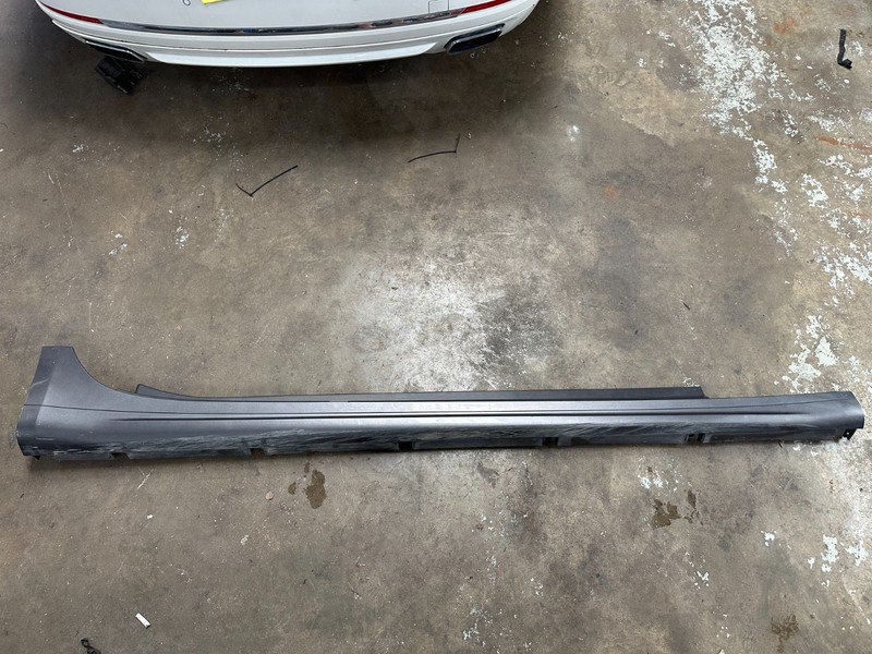 14-24 MASERATI GHIBLI - RIGHT PASSENGER SKIRT ROCKER PANEL COVER MOLDING OEM