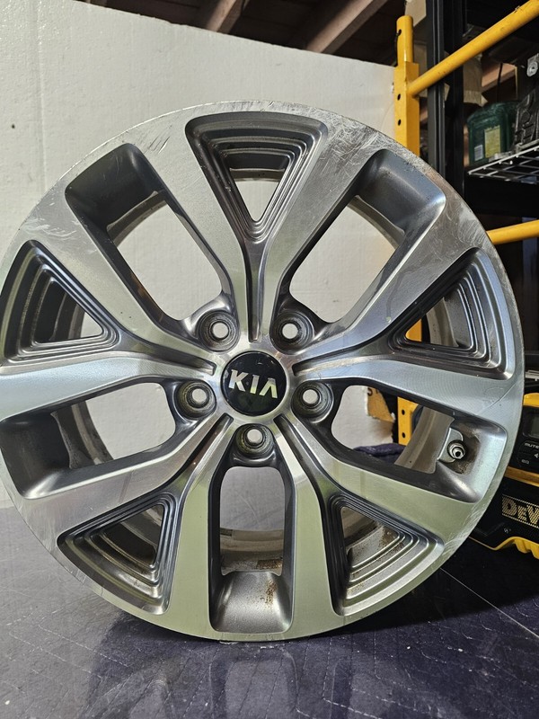Rim Wheel 17 InchAlloy With14-16 SPORTAGE 9324785 Scratches See Pics