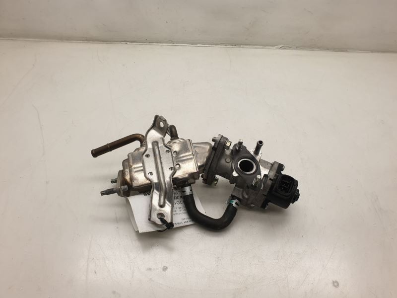 2017 TOYOTA PRIUS C FOUR 1.5L FWD AT EGR VALVE