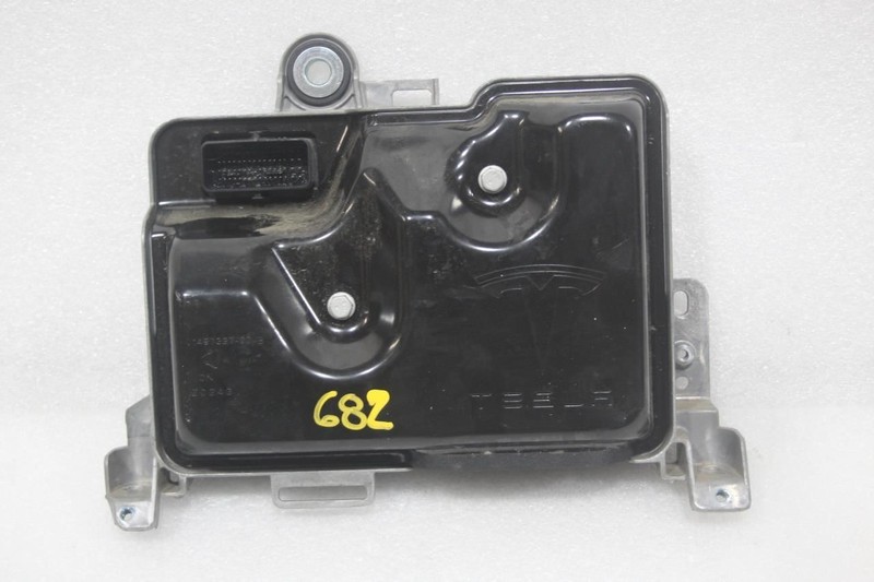 2020 2021 2022 2023 2024 TESLA MODEL Y FRONT BODY CONTROL MODULE 1497327-00-B