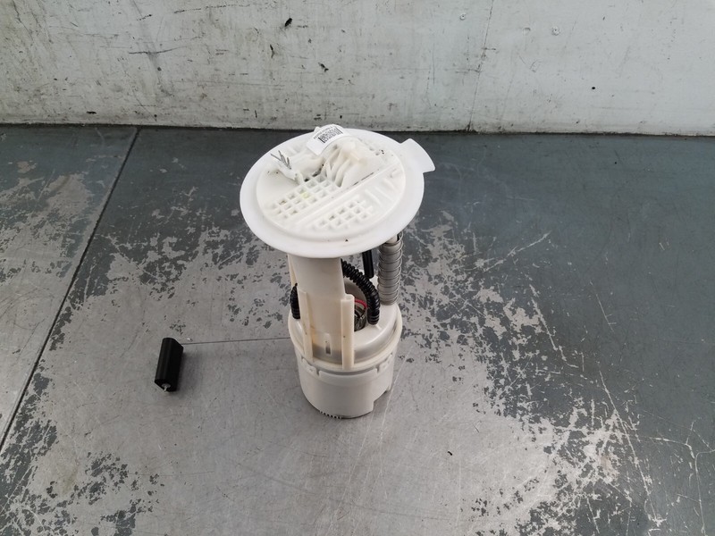 2005 Jeep Wrangler TJ Rubicon 4x4 Fuel Pump / Sending Unit #8311 VV3