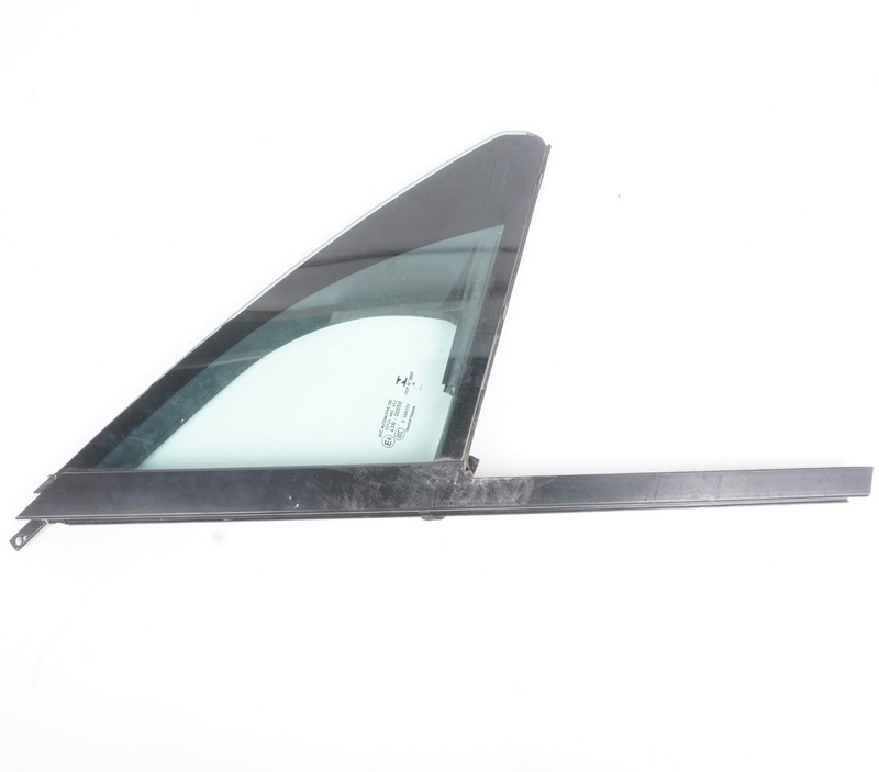 2015 - 2022 Porsche Macan Front Right Door Fixed Window Glass OEM