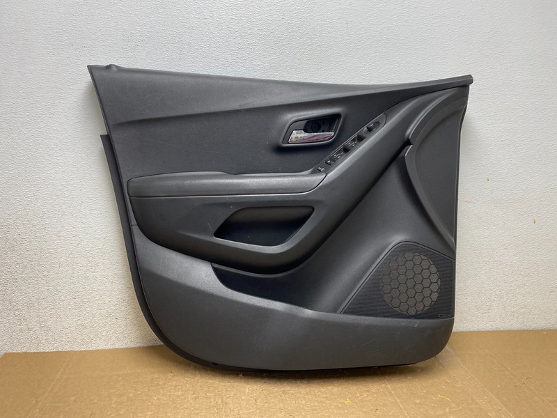 2015 - 2016 Chevrolet Trax Front Left Driver Side Panel Door Trim OEM O6524 DG