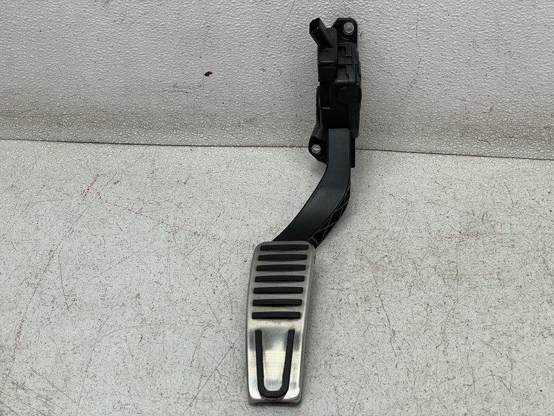 2017 2018 Maserati Levante Accelerator Gas Pedal W/Chrome 1442 OEM