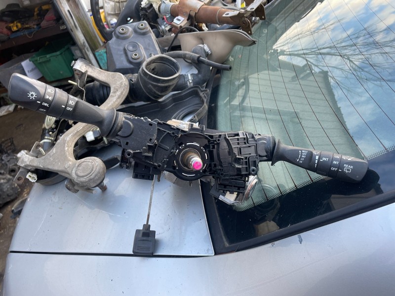 14-19 COROLLA OEM STEERING COLUMN W/ TURN SIGNAL COMBINATION SWITCHES - NO KEY