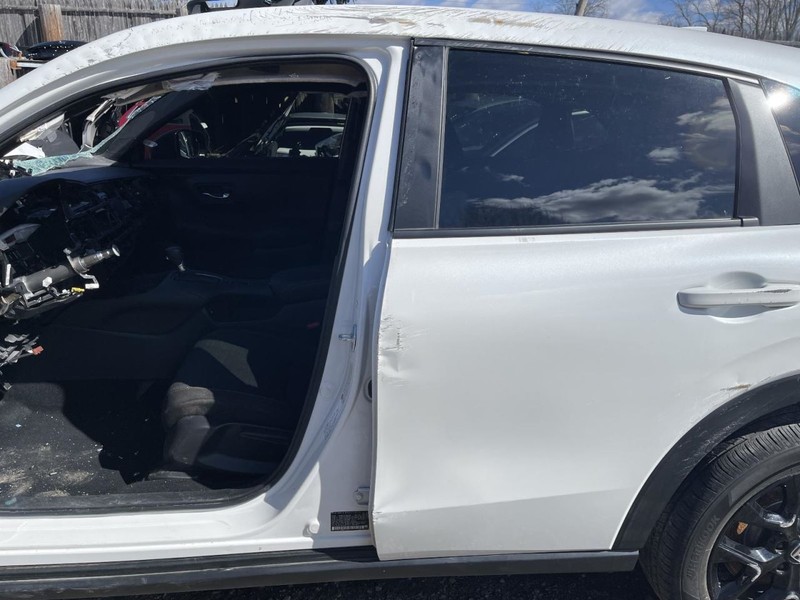23-24 HONDA HR-V LEFT ROCKER W/POST WHITE PC:NH883P 2.0L AT FWD 22K SPORT 65592