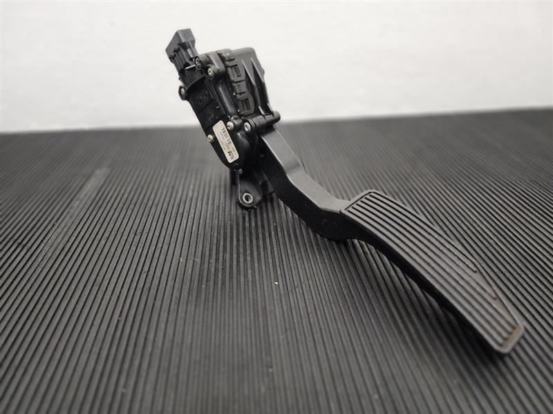 04-09 GMC Canyon Electronic Accelerator Gas Pedal OEM 15183948