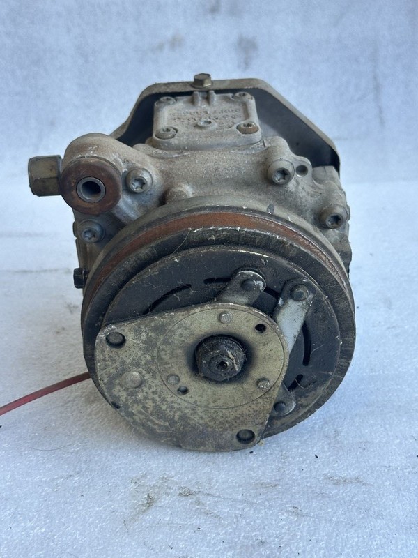 1984 1985 HONDA CIVIC AIR CONDITION AC COMPRESSOR KEIHIN 38800-PE0-A01