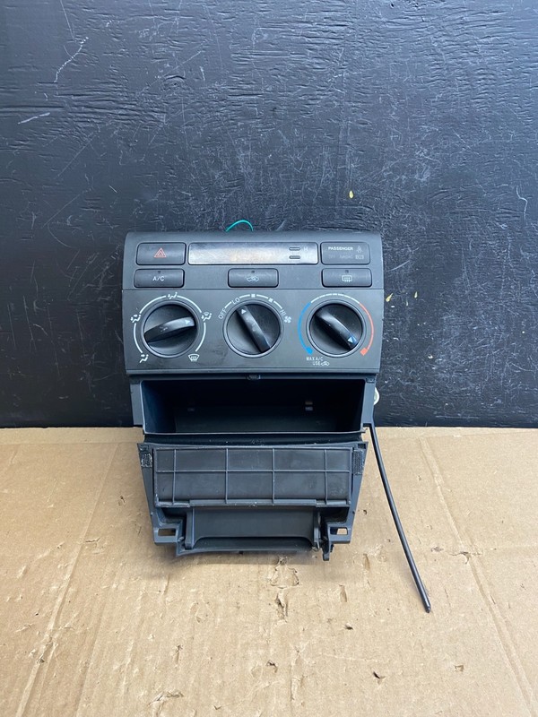 2003 to 2008 Toyota Corolla Matrix Climate Heater A/C AC Control Panel ad2241 DG