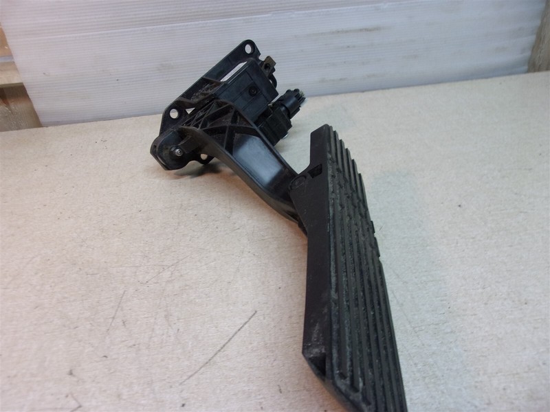 Freightliner A01-33070-000 Williams Control Throttle Pedal *FREE SHIPPING*