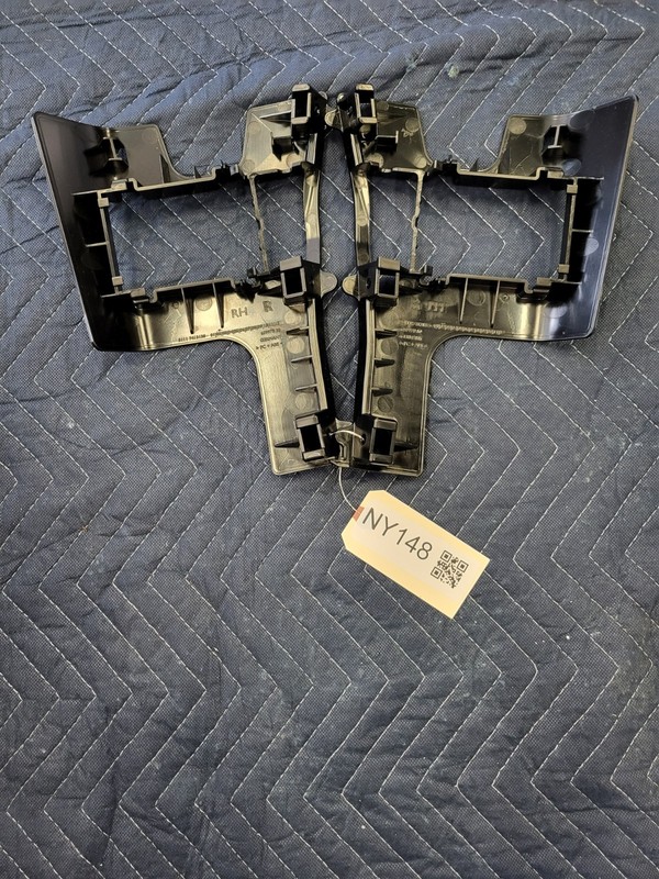 NEW Oem Rolls-Royce Left & Right Front Bumper Bracket for 2018 Cullinan