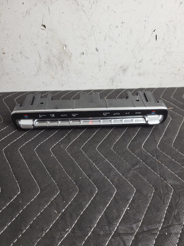 Used Oem Mercedes 2479056803 A/C Climate Temperature Control for 19-2023 CLA250