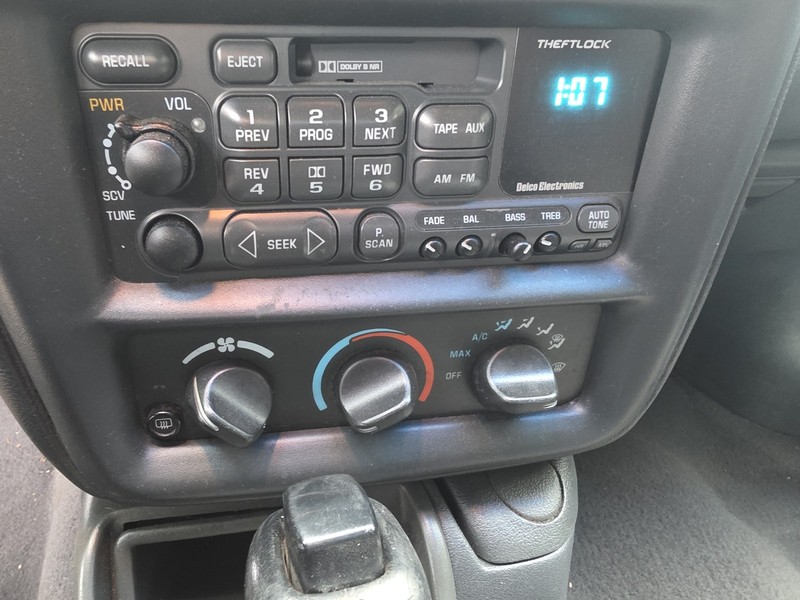 1997-2002 Chevrolet Camaro Am-fm-stereo-cassette (opt Um6)