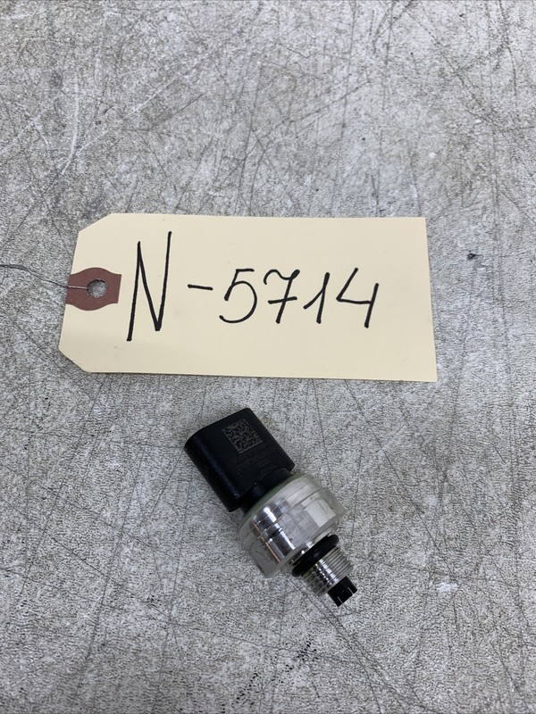 20-25 Tesla Model 3-Y PT Sensor High Pressure 1581610-00-B OEM Genuine 5714 B134