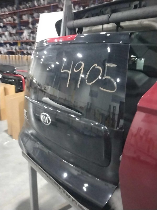 Used Deck Lid fits: 2018 Kia Soul privacy tint glass w/o rear view camera Grade