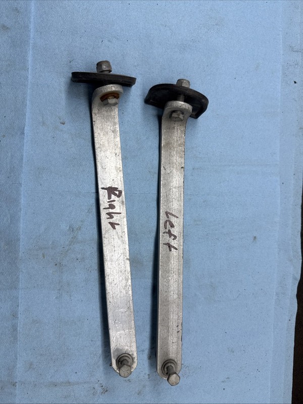 1990’s - 2000’s CLUB CAR DS Golf Cart BodySun Shader Front Support Arm Bracket