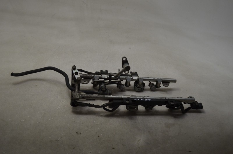 08-13 INFINITI G37 COUPE 3.7L ENGINE FUEL RAIL NO INJECTORS OEM