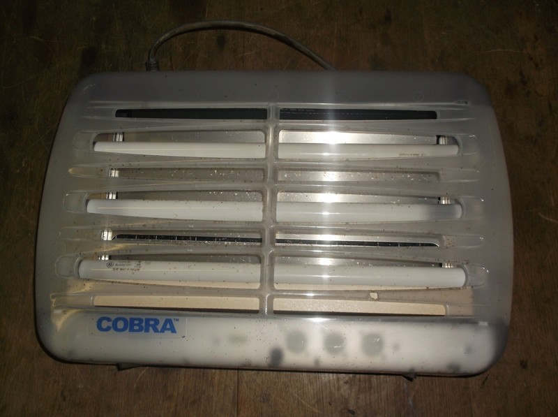 Cobra 4193567 Insect Control Equipment Insect Trap Bug Zapper *FREE SHIPPING*
