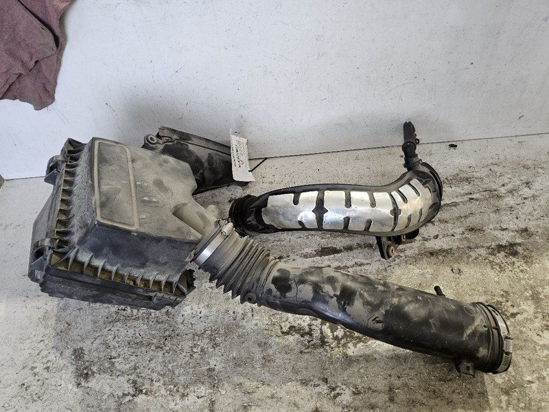 2014-2016 Ford Fusion Air Cleaner Intake Box Assembly 2.0L VIN 9 8th Digit Turbo